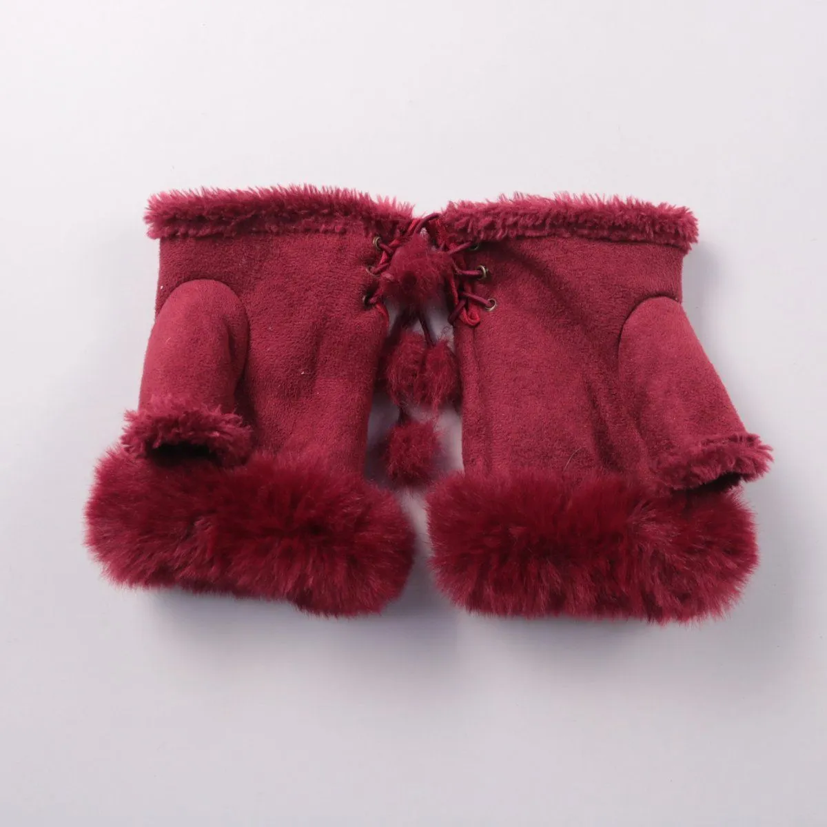 перчатки не указано